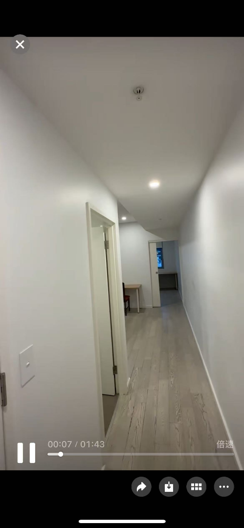 Located in the heart of Green Square, just a 3-minute walk to Green Square Train Station, and only one stop away from Central Train Station! 63536981317505114