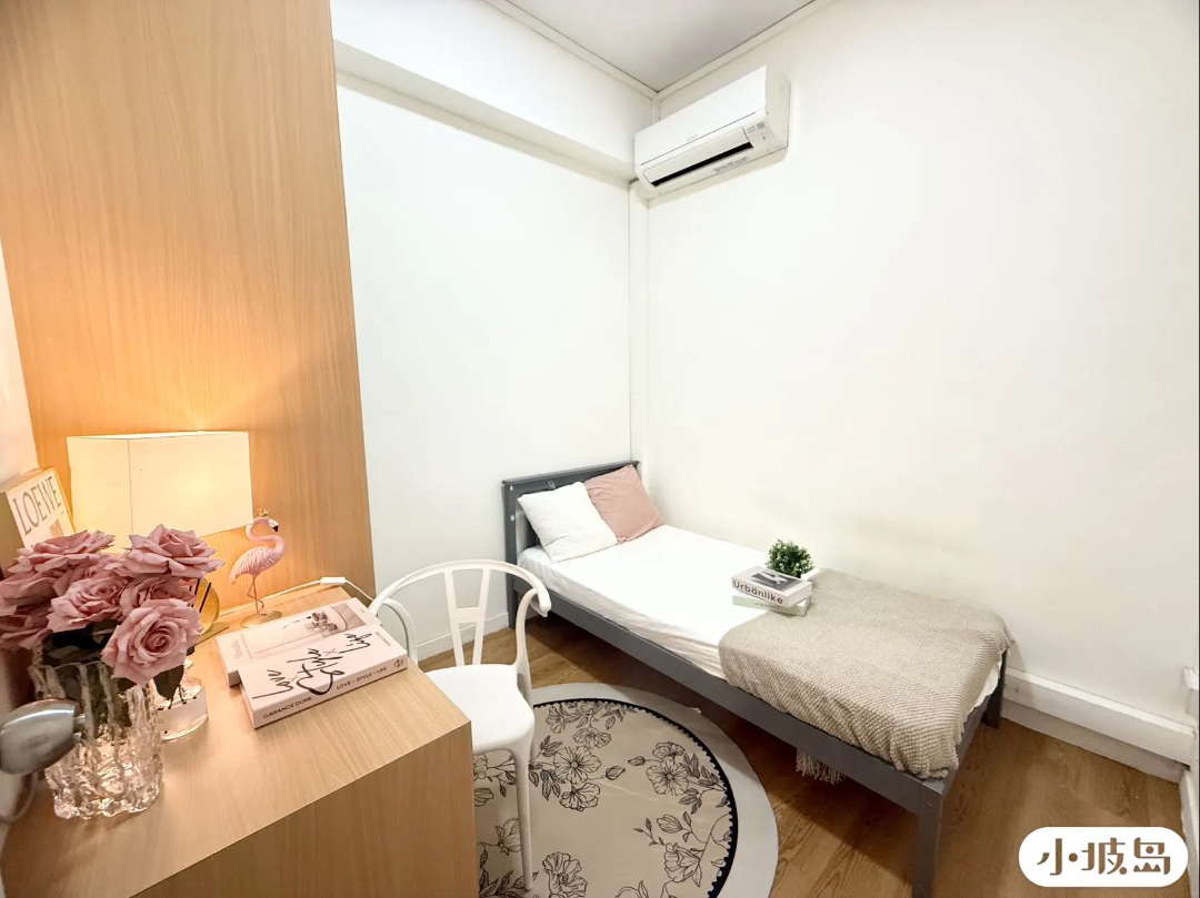 Singapore rental | Orchard Road, regular house  
Address: 10 Jalan Elok, S(229050)  
6-room, 3-bathroom bungalow, excellent environment63374159086595111