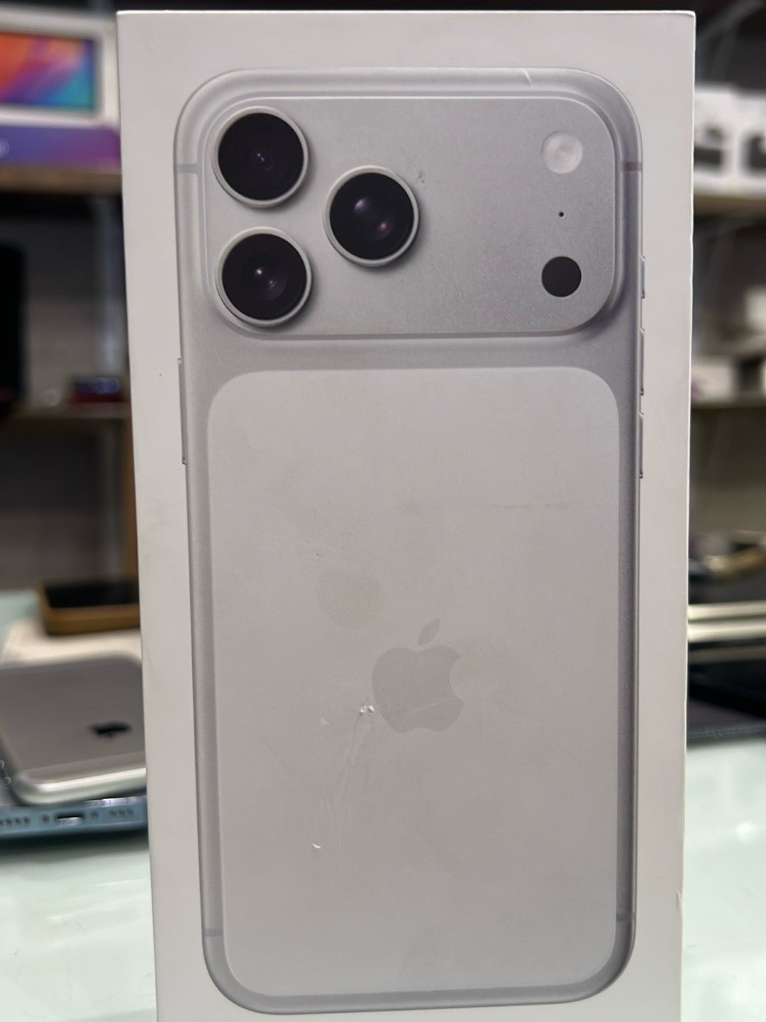 Iphone 17 pro max 25664246053789187110