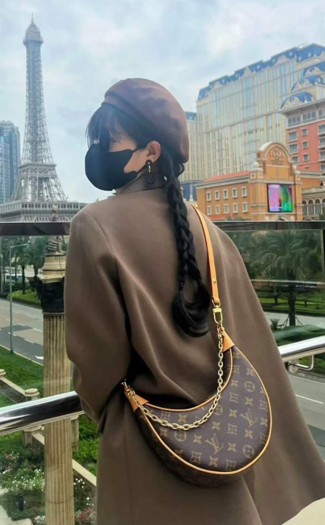 Louis Vuitton Loop Bag – Monogram Canvas Crescent Style | 97% New63227620987907113