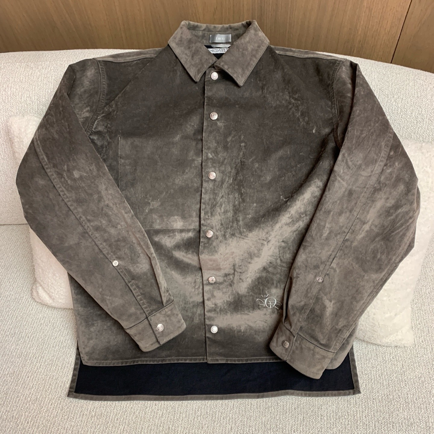 Dior/Christian Dior: chaqueta camisera de ante gris en colaboración con Travis Scott, talla 46