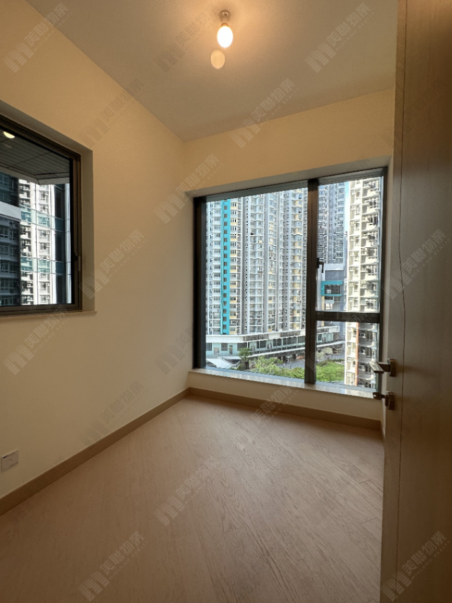 維港滙II期 "海景" 3房! 超近南昌站!63591337449347113