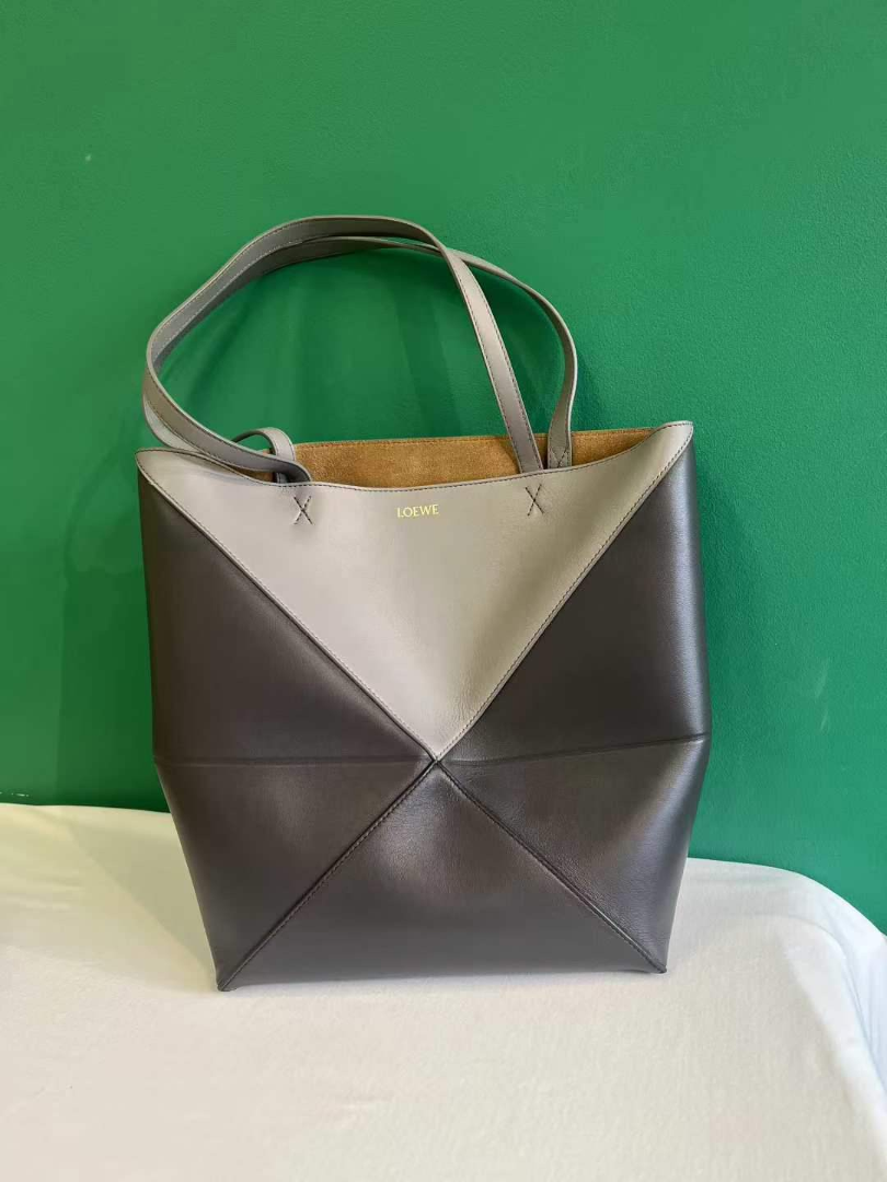 Loewe Puzzle Fold Bag Small – Glossy Nappa Leather | 95% New24 Loewe Puzzle Fold Bag Small – Glossy Nappa Leather | 95% New632276800540171124