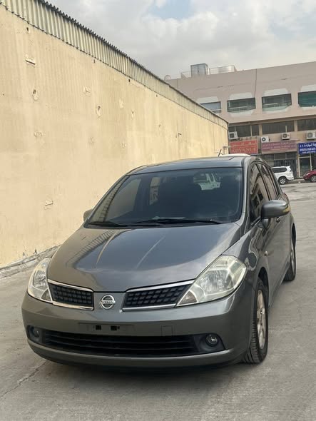 nissan-tida-2012-sunroof-64840268215041110