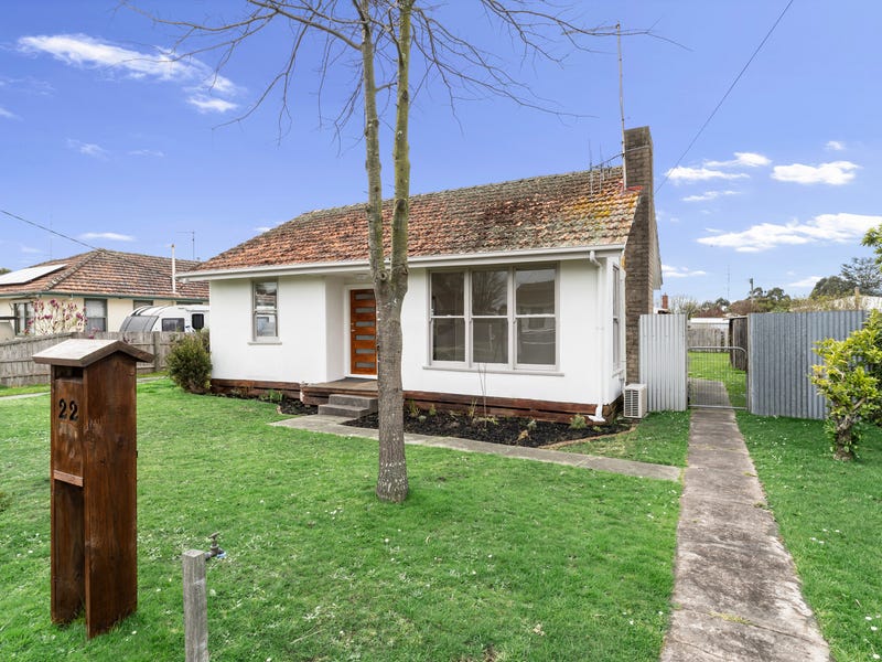 22 Churchill Square, Colac, Vic 3250