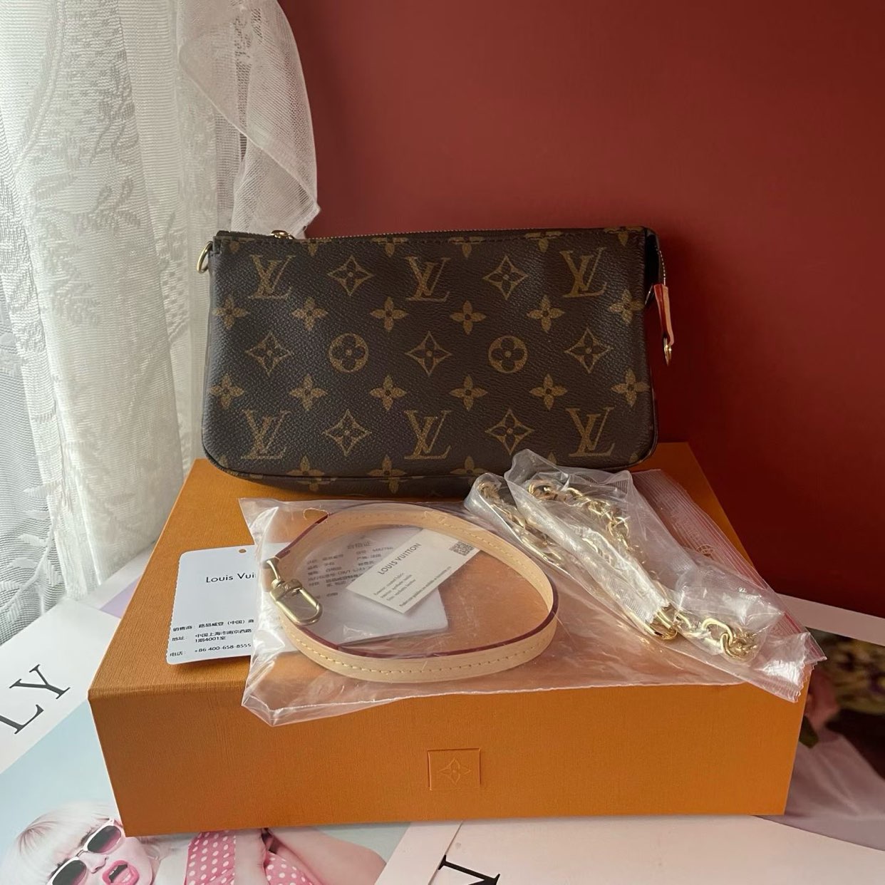 Bolso cruzado LV Louis Vuitton con monograma clásico