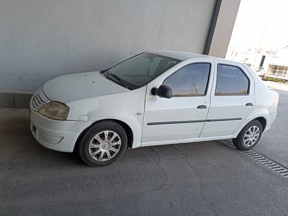 *Renault Logan*