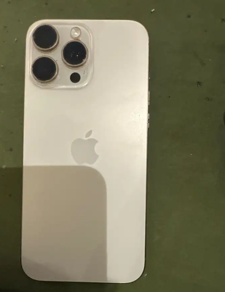 iPhone 16 Pro Max64983398414594110