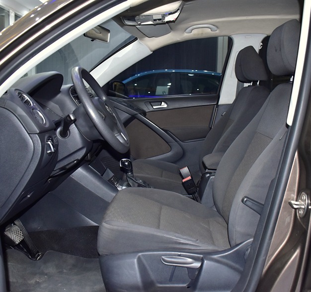 Volkswagen Tiguan ( 2015 Model ) in Brown Color GCC Specsext4 volkswagen-tiguan-2015-model-in-brown-color-gcc-specs-64391316148483114