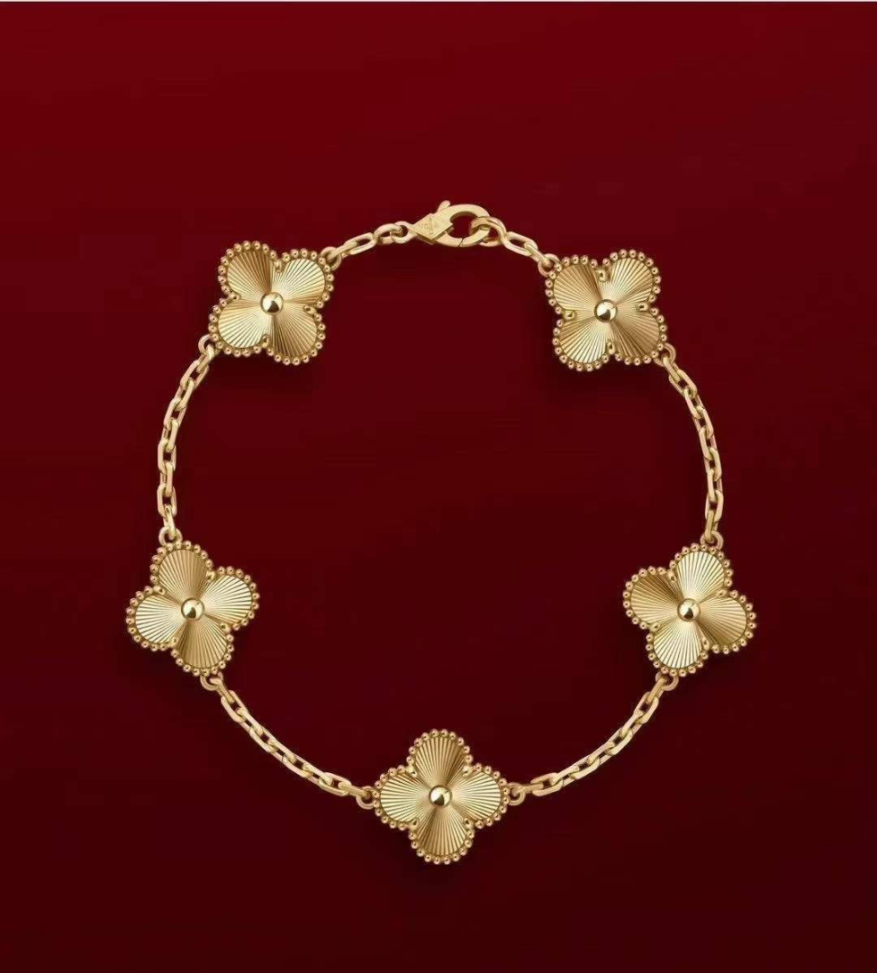 Van Cleef & Arpels Vintage Alhambra Bracelet – 5 Motifs, 18K Yellow Gold | Excellent Condition63227500517634111