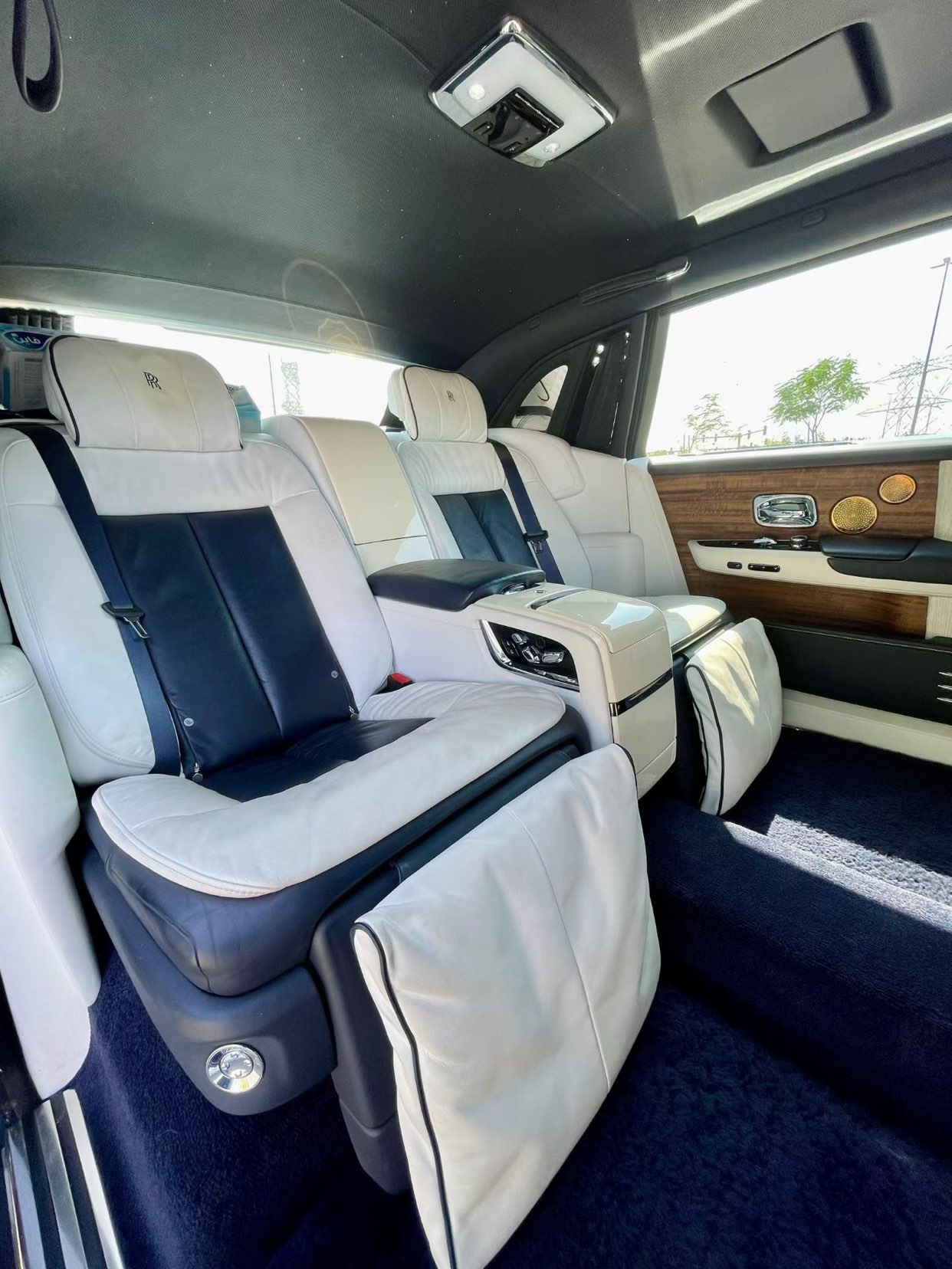 /ar/city/cate-car-used-car/2019-rolls-royce-phantom-extended-gcc-6414408208256111/-7