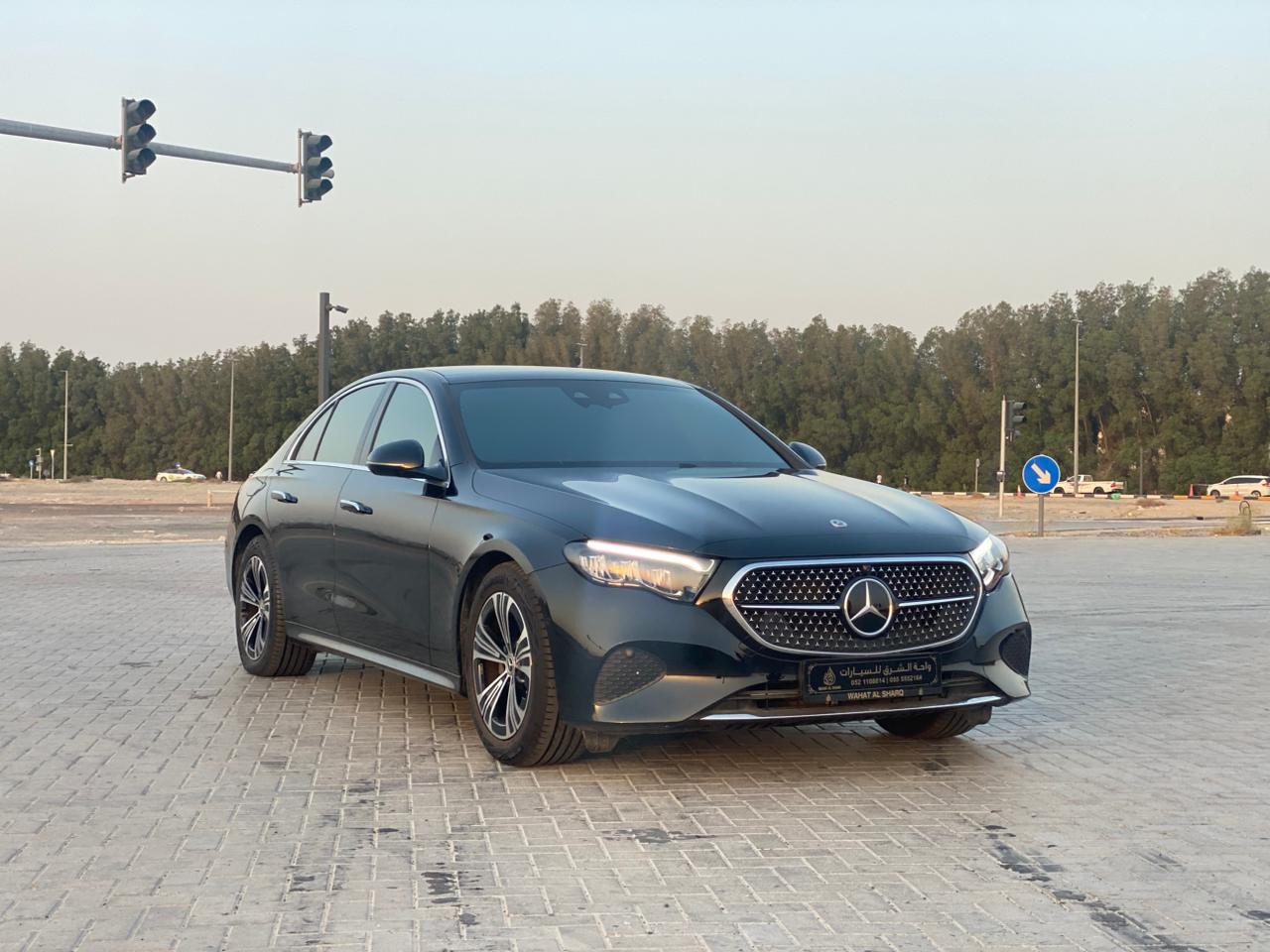 Mercedes E200 Model: 202464146481704833111