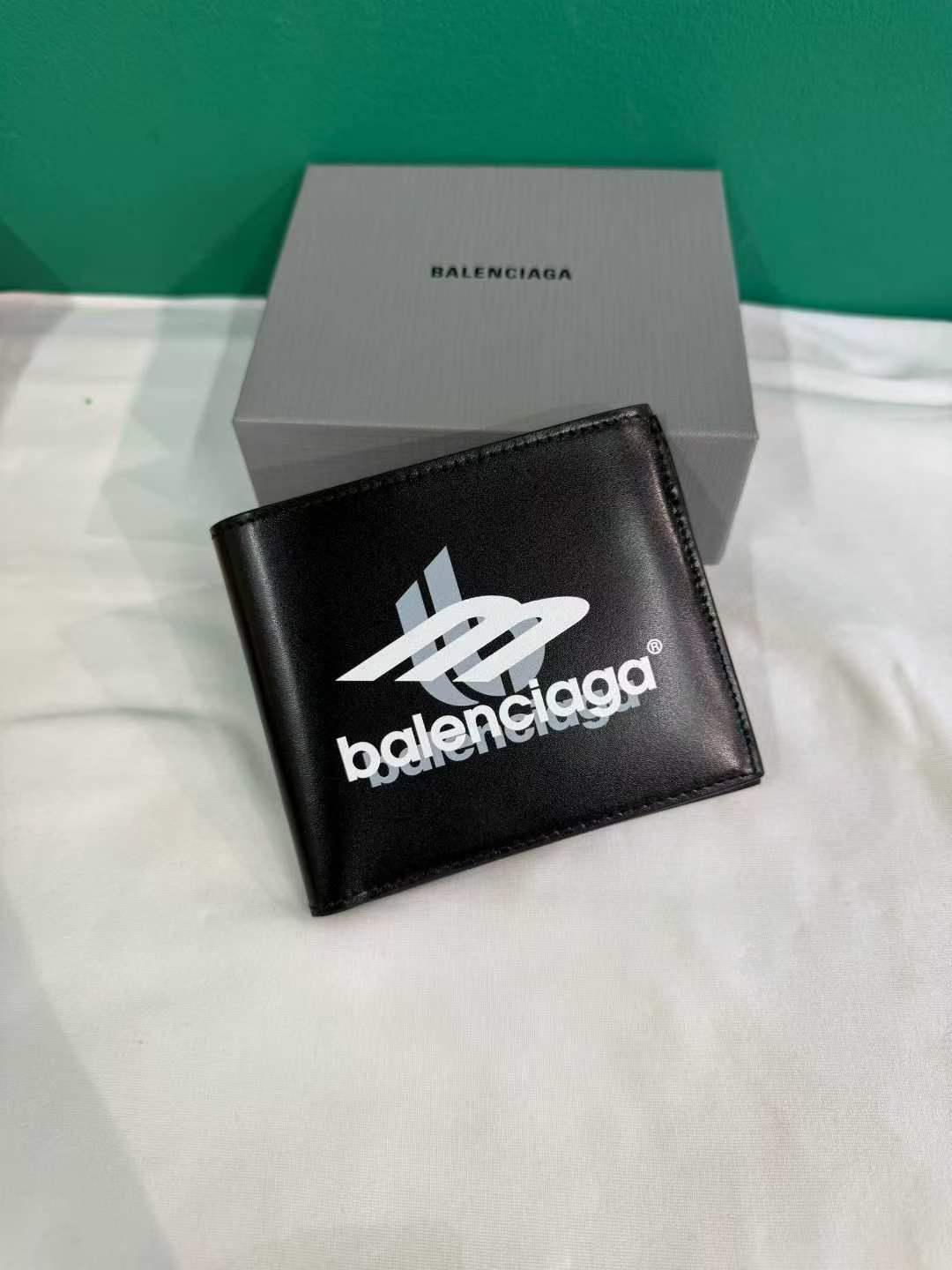 Balenciaga Fold Wallet – Excellent Condition64458784134914110