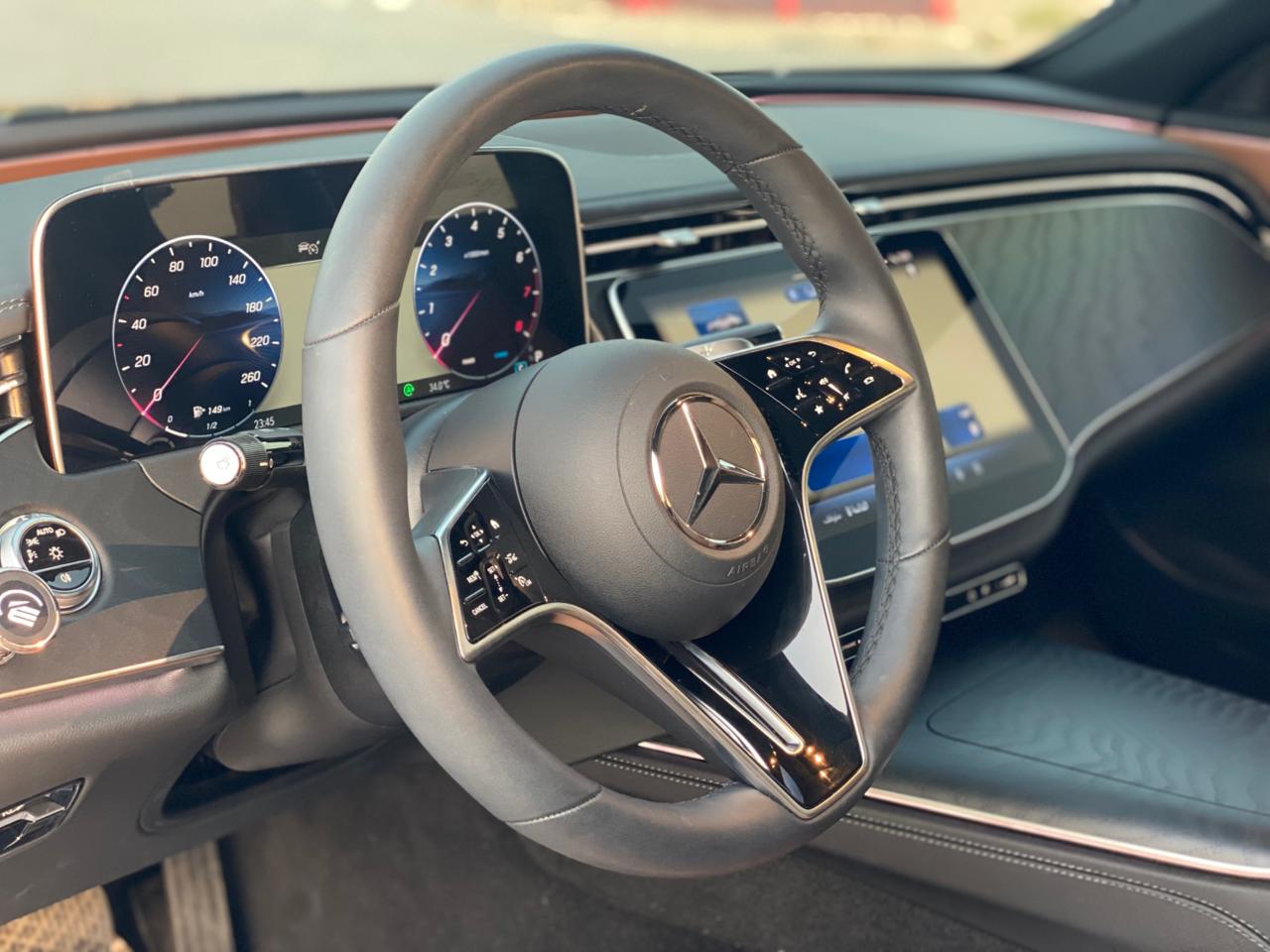 Mercedes E200 Model: 202464146481704833114