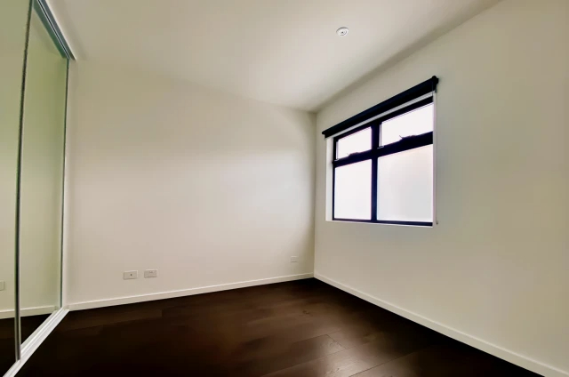 8/891 Toorak Road