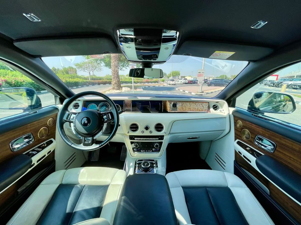 /en/city/cate-car-used-car/2019-rolls-royce-phantom-extended-gcc-6414408208256111/-8