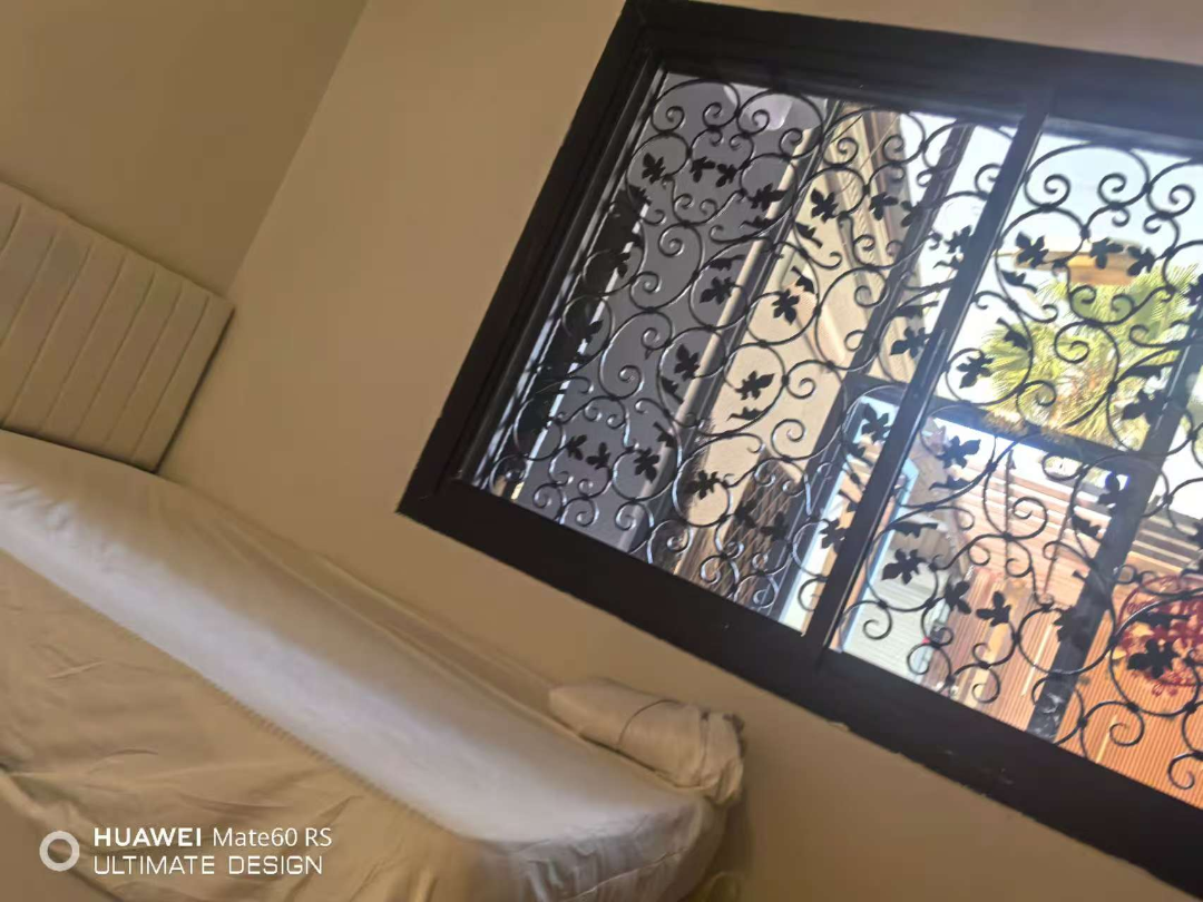 Single bed room for renting long term or short term63281332521858110