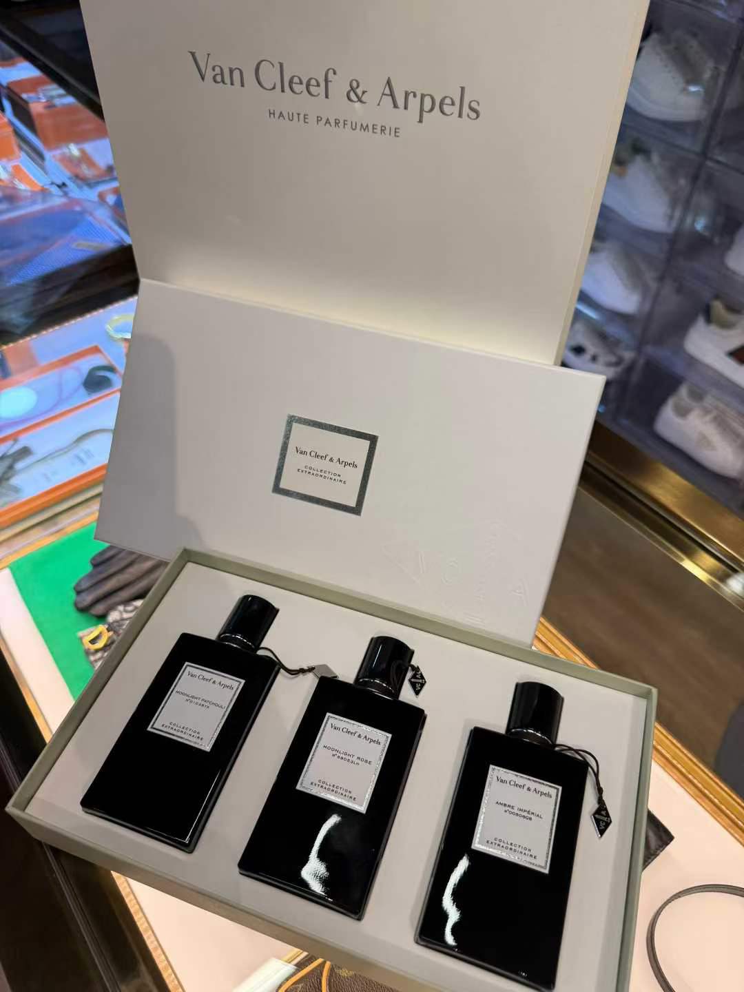 Van Cleef & Arpels Mini Perfume Gift Set – Complete Packaging64586679376002110