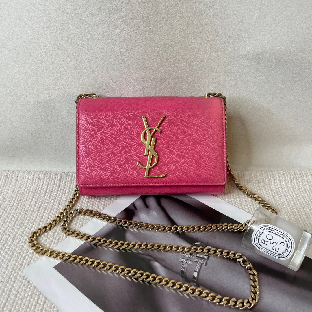 Bolso con borlas y cadena Kate de YSL/Yves Saint Laurent, color rosa rojizo