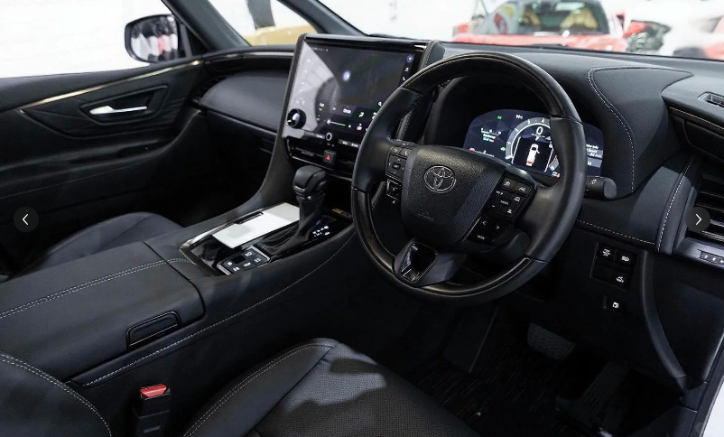 🚗✨Toyota Alphard: The Perfect Choice for a Luxury Vehicle!64664465951363112