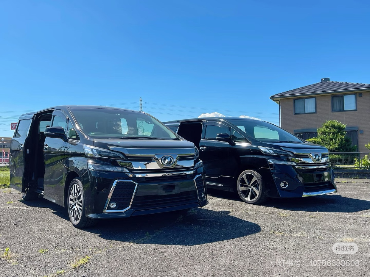 Two 3.5V6 Vellfire vehicles shipped to New Zealand64453928669313112