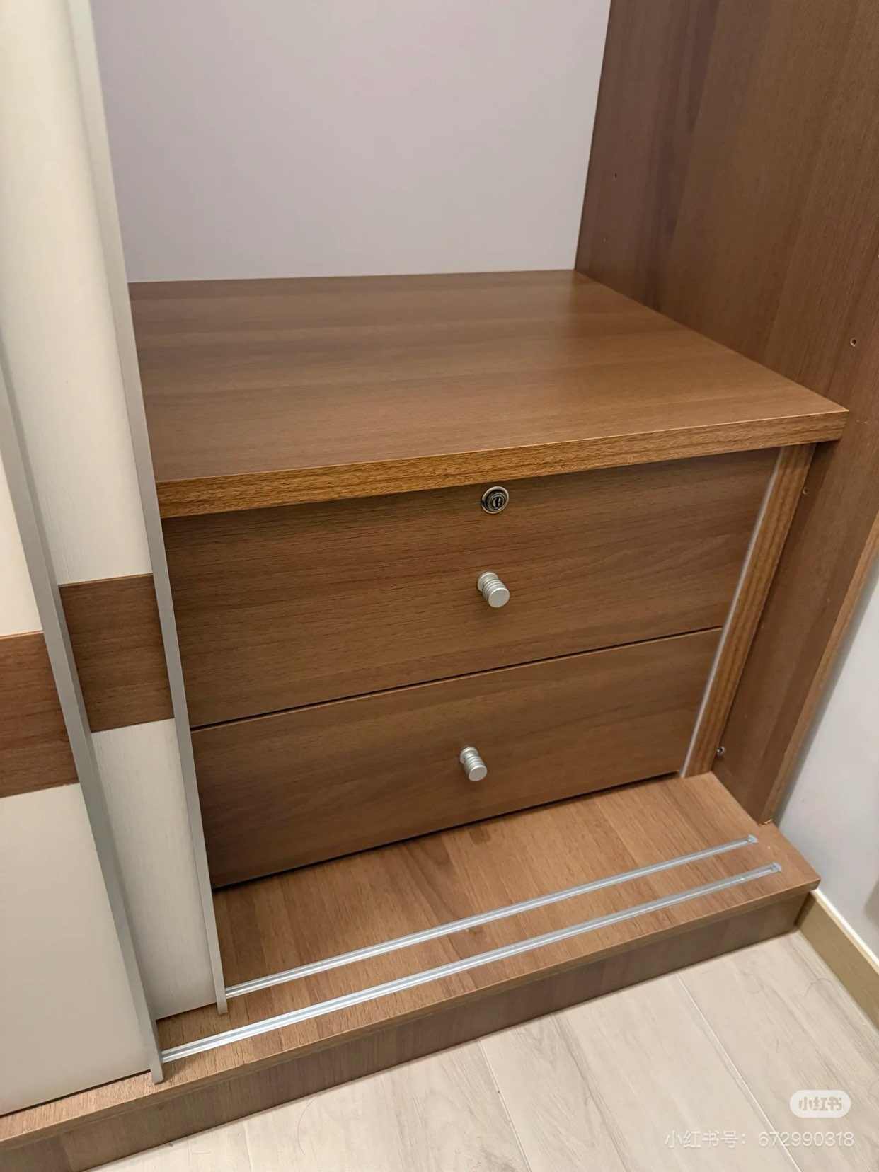 闲置衣柜63591487568898112