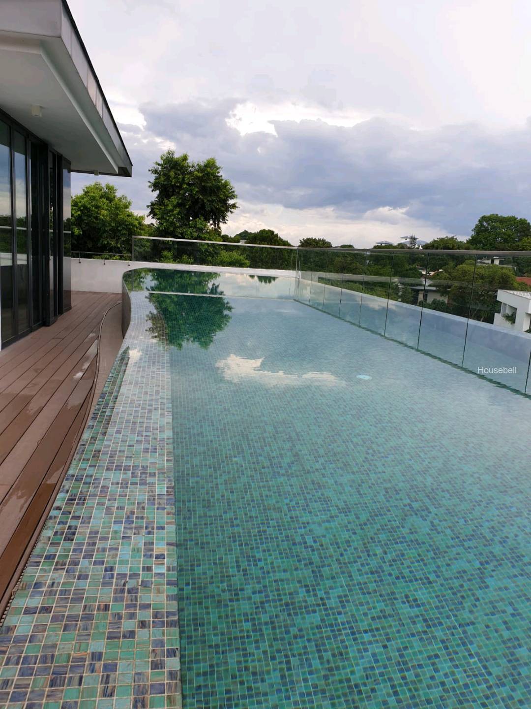 GCB landed area apartment with pool for rent