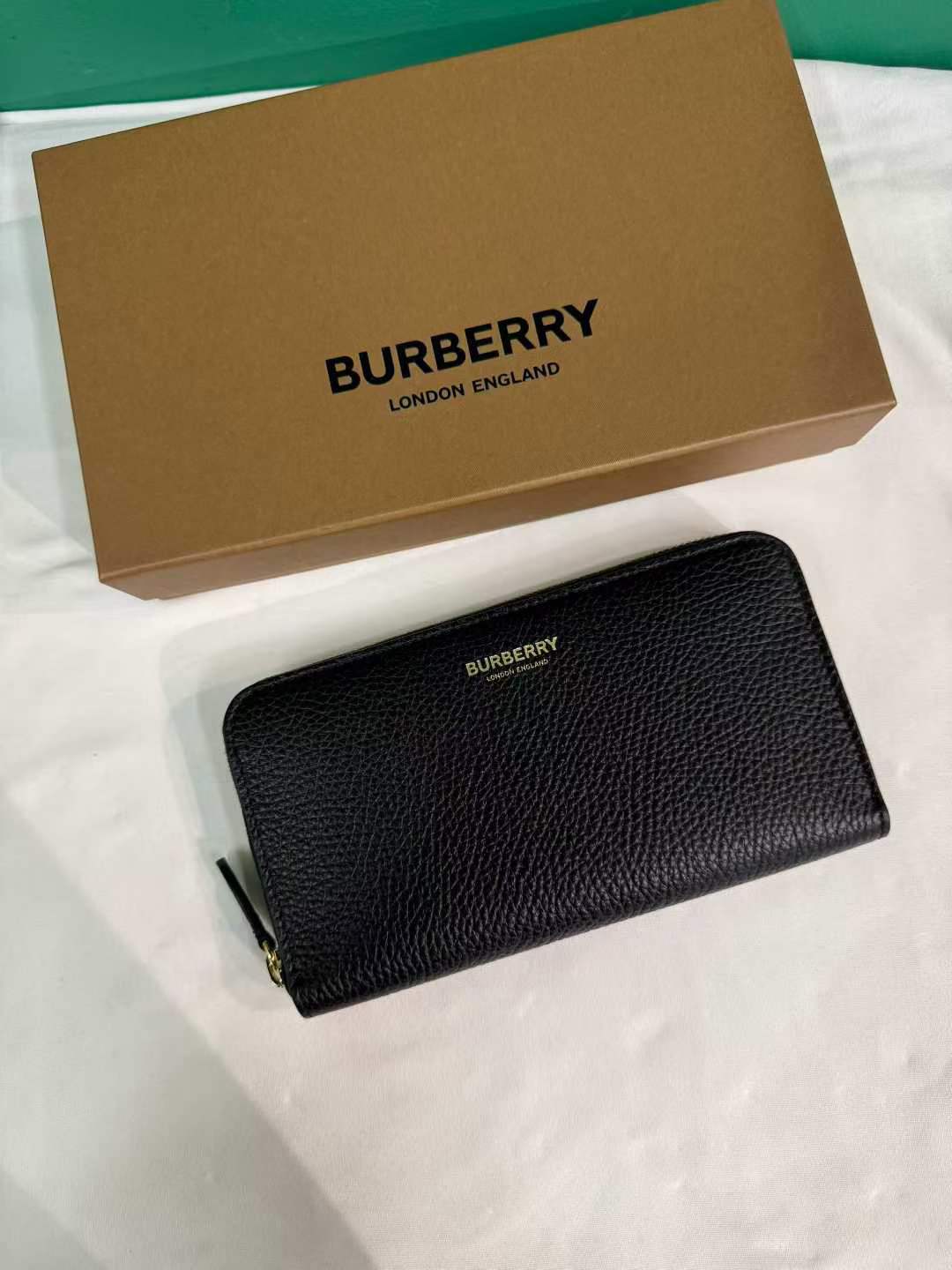 Burberry Long Leather Wallet