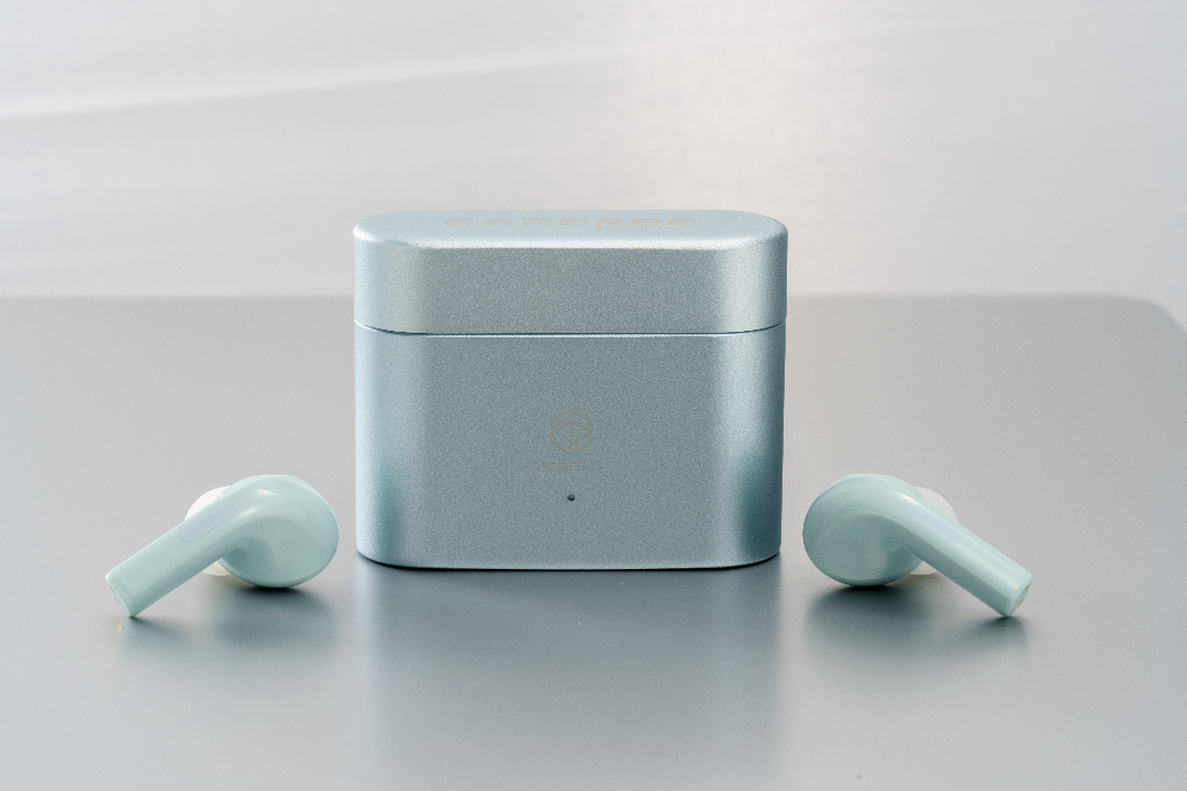 سماعات ROSESELSA EarFree i5 اللاسلكية هجينة مع خاصية إلغاء الضوضاء النشطة، وسماعات رأس بجودة صوت HiFi وتقنية LDAC، وسماعات أذن لاسلكية مع خاصية إلغاء الضوضاء 48 ديسيبل، مقاومة للماء IPX5، بلوتوث 5.3، ووضع الألعاب 54 مللي ثانية (أزرق سماوي بعيد)63615275526659110
