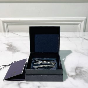PRADA HAIR PIN64321580306817110