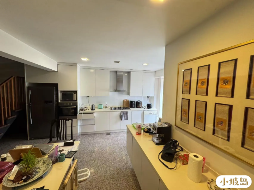 Next to the lake at NTU, several fully furnished, superbly decorated villas available for rent at great value63379006573827112