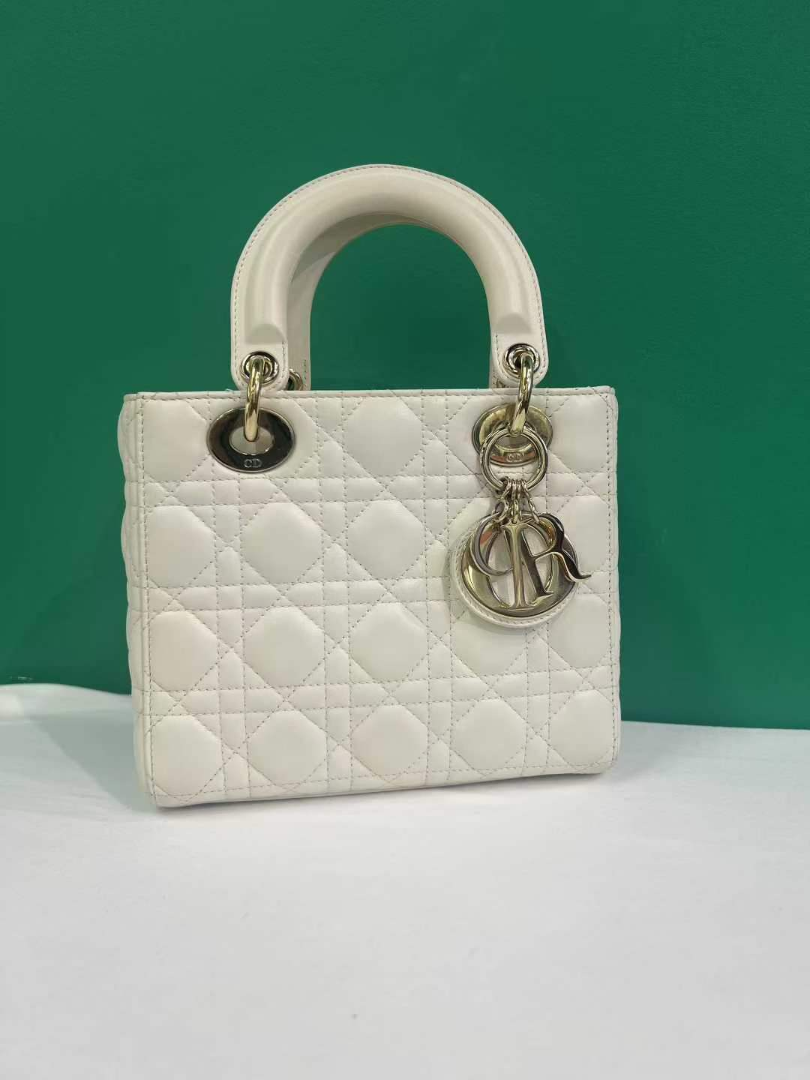 Authentic Dior Lady Dior Small Bag – Latte Cannage Lambskin | Preowned63227921256449110