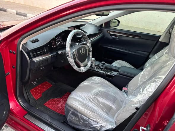 Lexus es 35064674480896386112