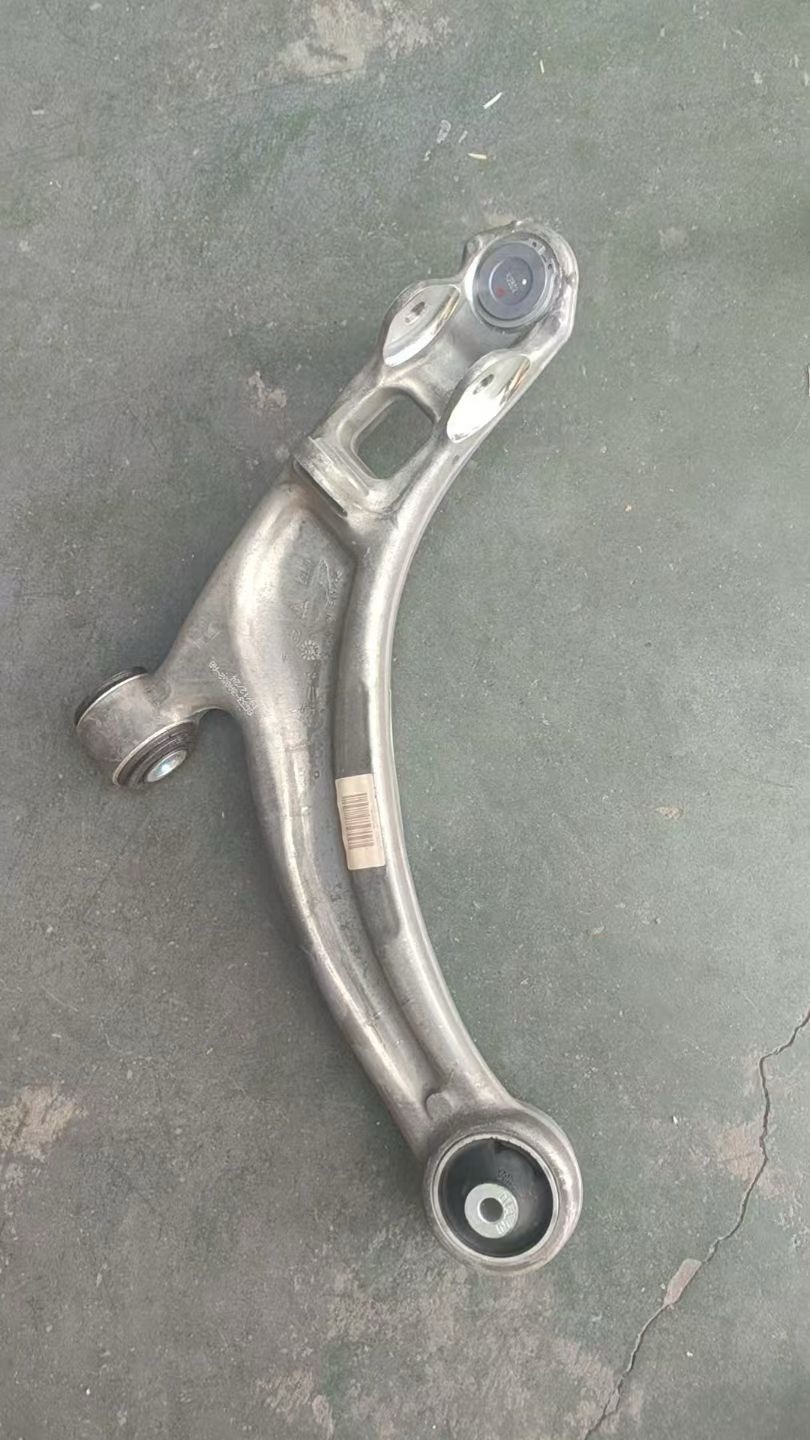 Maserati Front Lower Control Arm64640768286850112