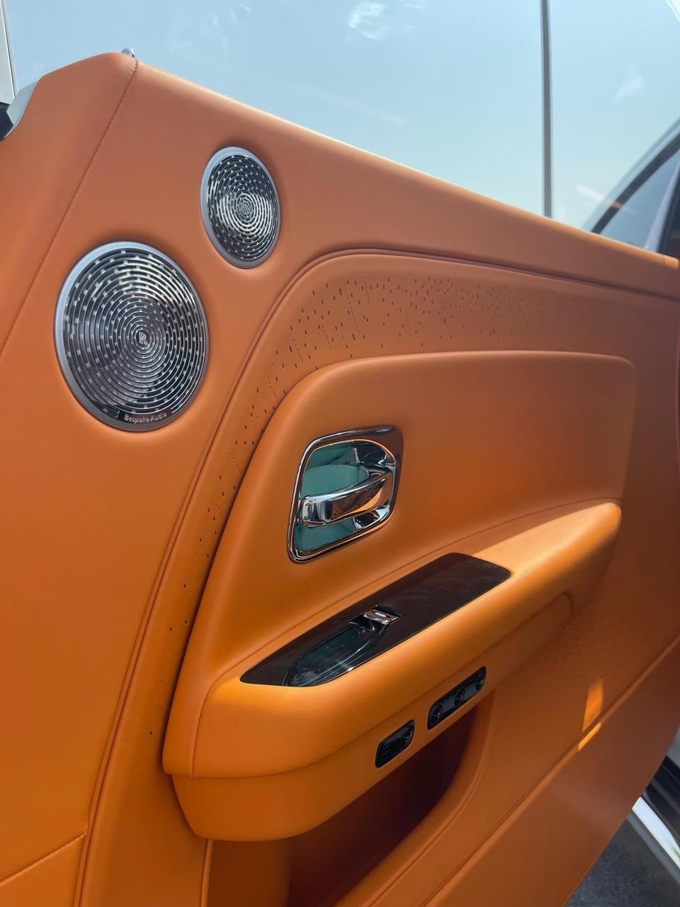 /en/city/cate-others284/rolls-royce-spectre-6424592355981111/-9