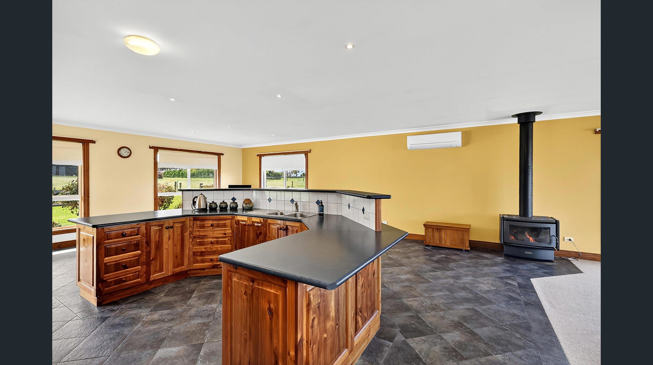 530 Caramut Road, Woodford, Vic 3281