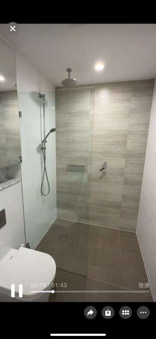 Located in the heart of Green Square, just a 3-minute walk to Green Square Train Station, and only one stop away from Central Train Station! 63536981317505112