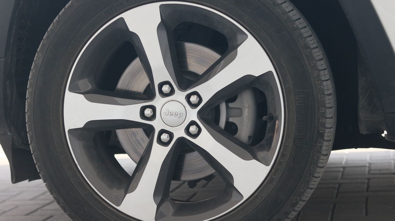 /ar/city-dubai/cate-car-used-car/jeep-grand-cherokee-limited-2023-vxr-6407662538201911/-2