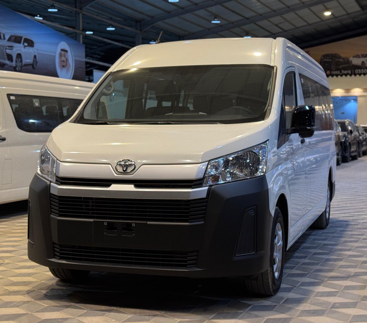 باص هايس ١٣ راكب جديد202664380730726529110