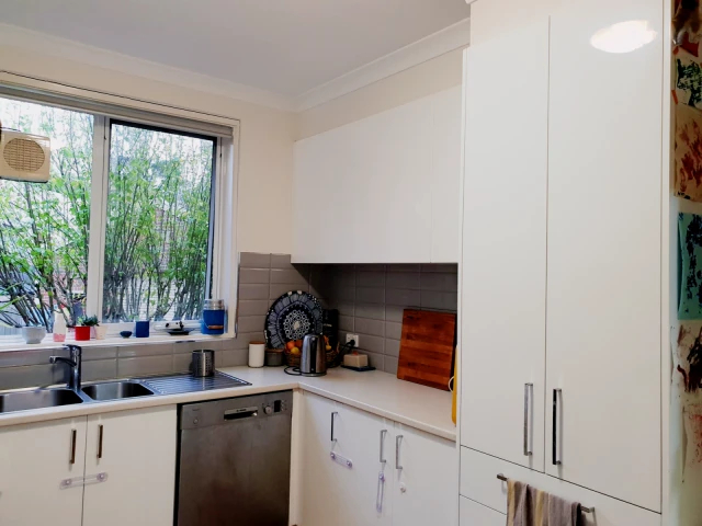 4/7 Ashby Grove, Ivanhoe