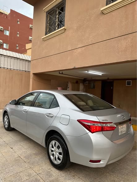 Toyota Corolla 2015 automatic 056 166 3521.64837443698435113