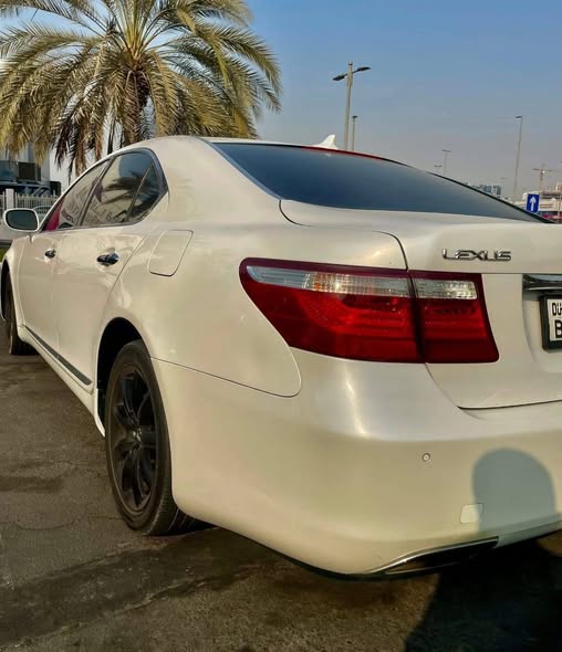 لكزس LS 46064674888592258112